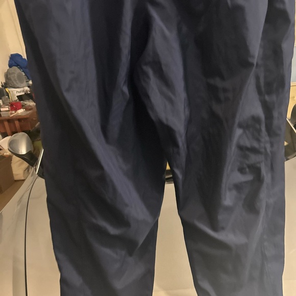 NIKE dri fit athletic pants. - Picture 15 of 16